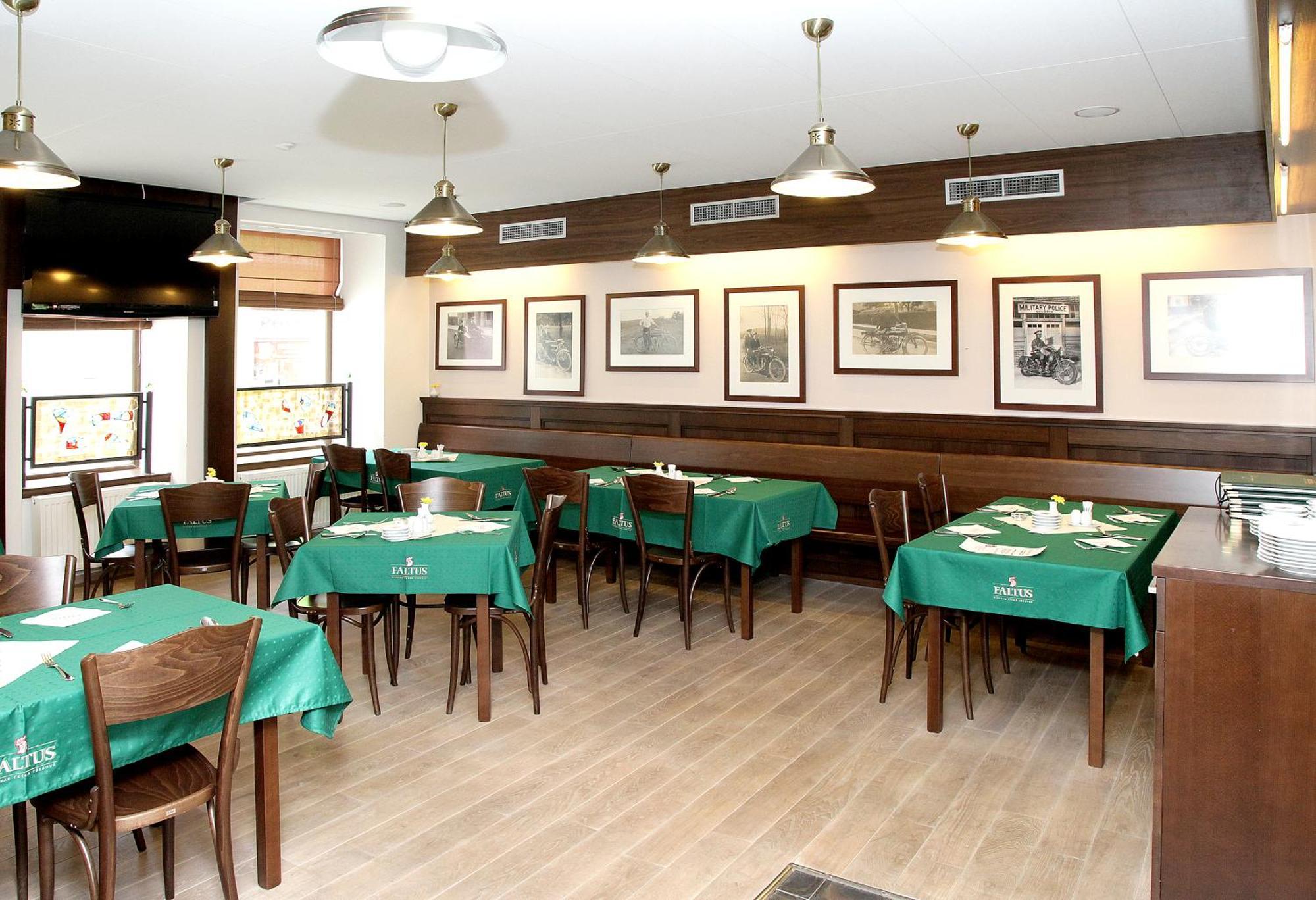 Pivovar A Restaurace Faltus Ceska Trebova Exteriér fotografie